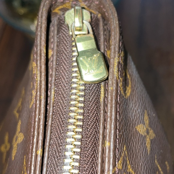 Louis Vuitton Cabas Mezzo Shoulder Tote - Picture 5 of 12